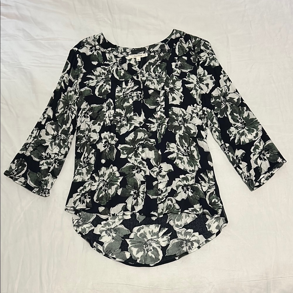 Fun2Fun Kearney Henley Navy and White Women's Top